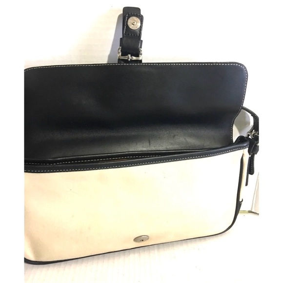 Coach beige canvas shoulder handbag with black leather strap & time - Picture 5 of 7